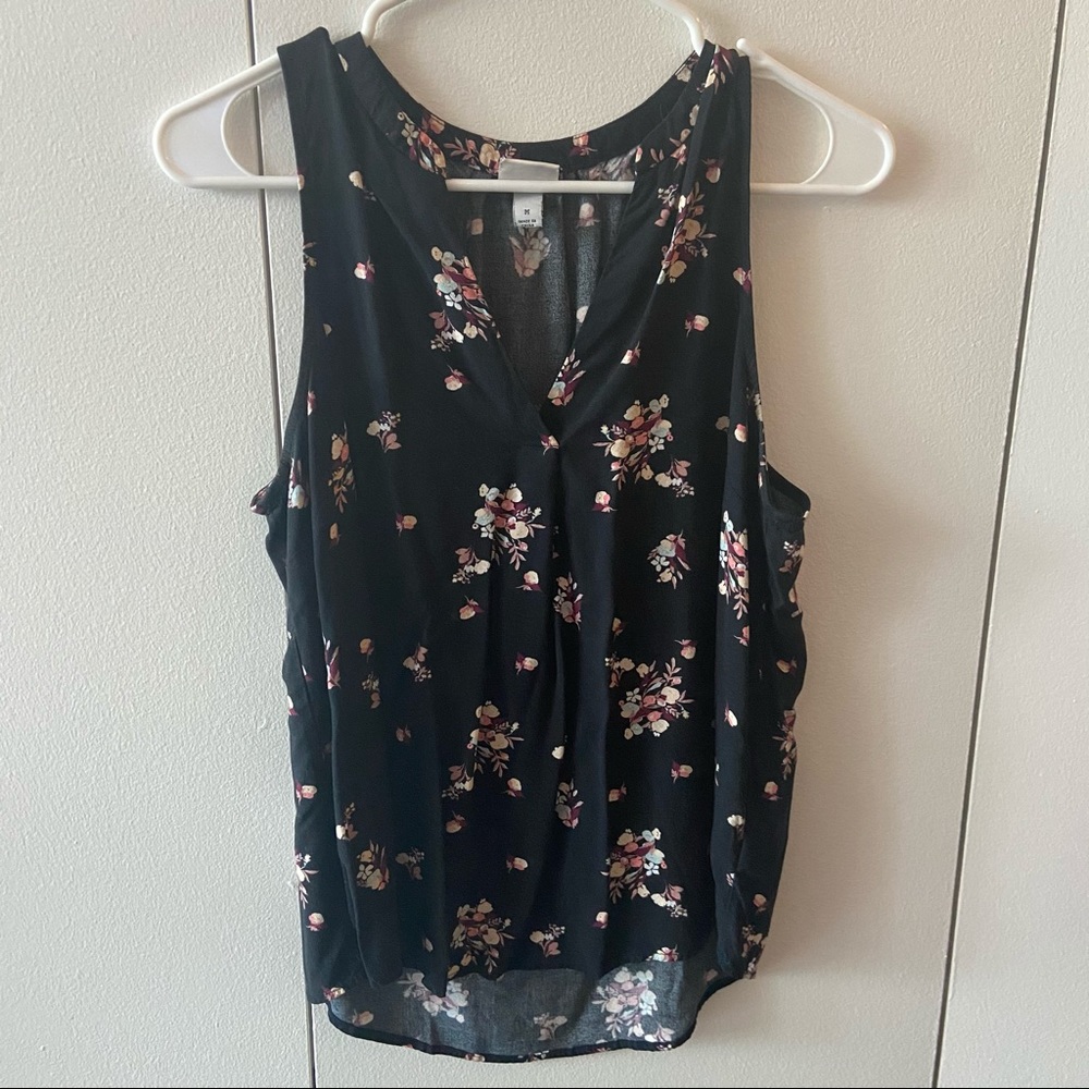 Black tank with flowers. Perfect for work!!